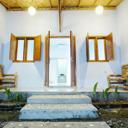 Sentul Hostel Kuta  Exteriör bild