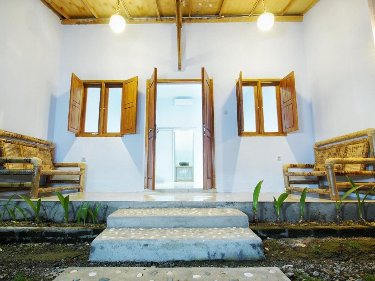 Sentul Hostel Kuta  Exteriör bild
